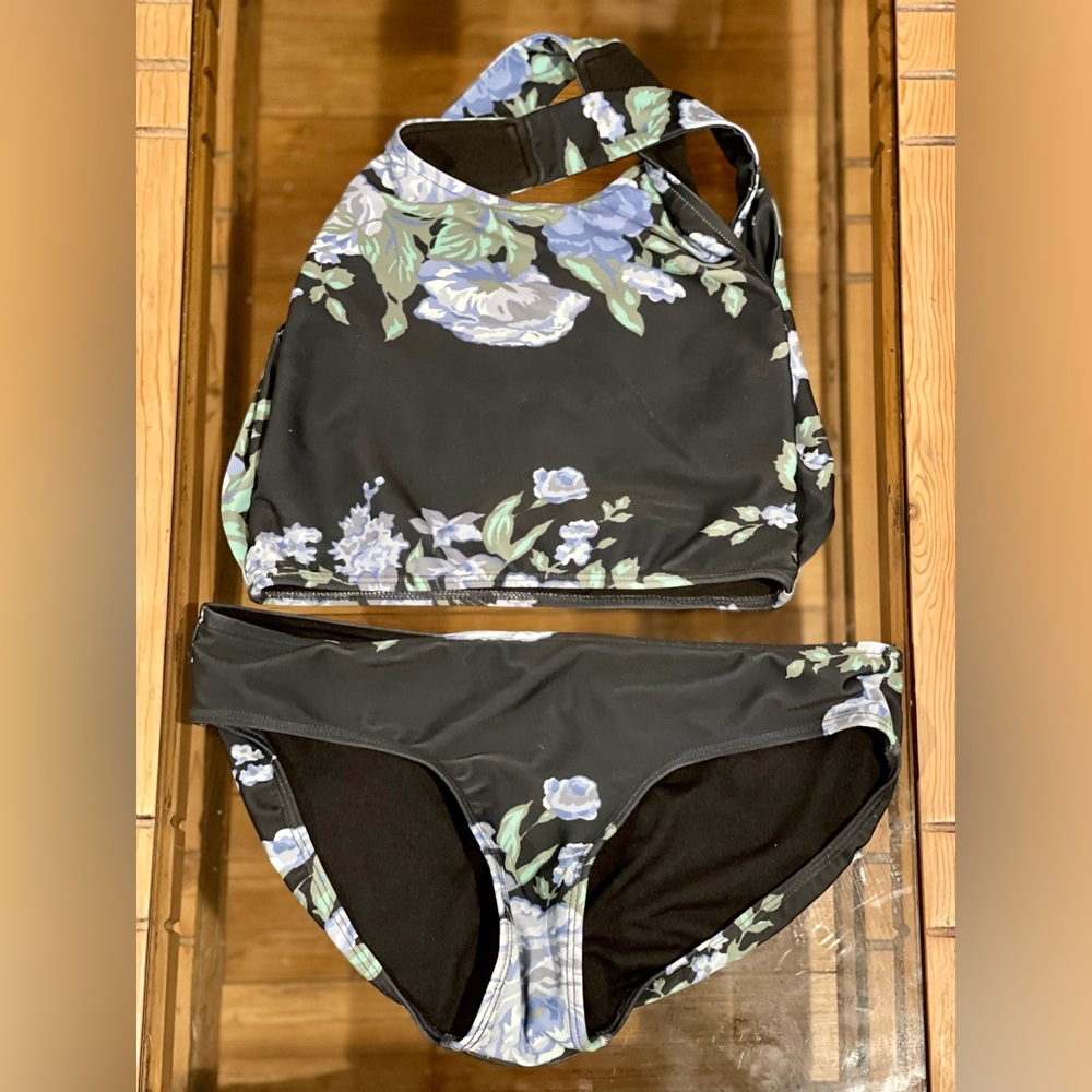 Albion Blue Floral two piece swimsuit: top XS bottom S - Picture 6 of 6